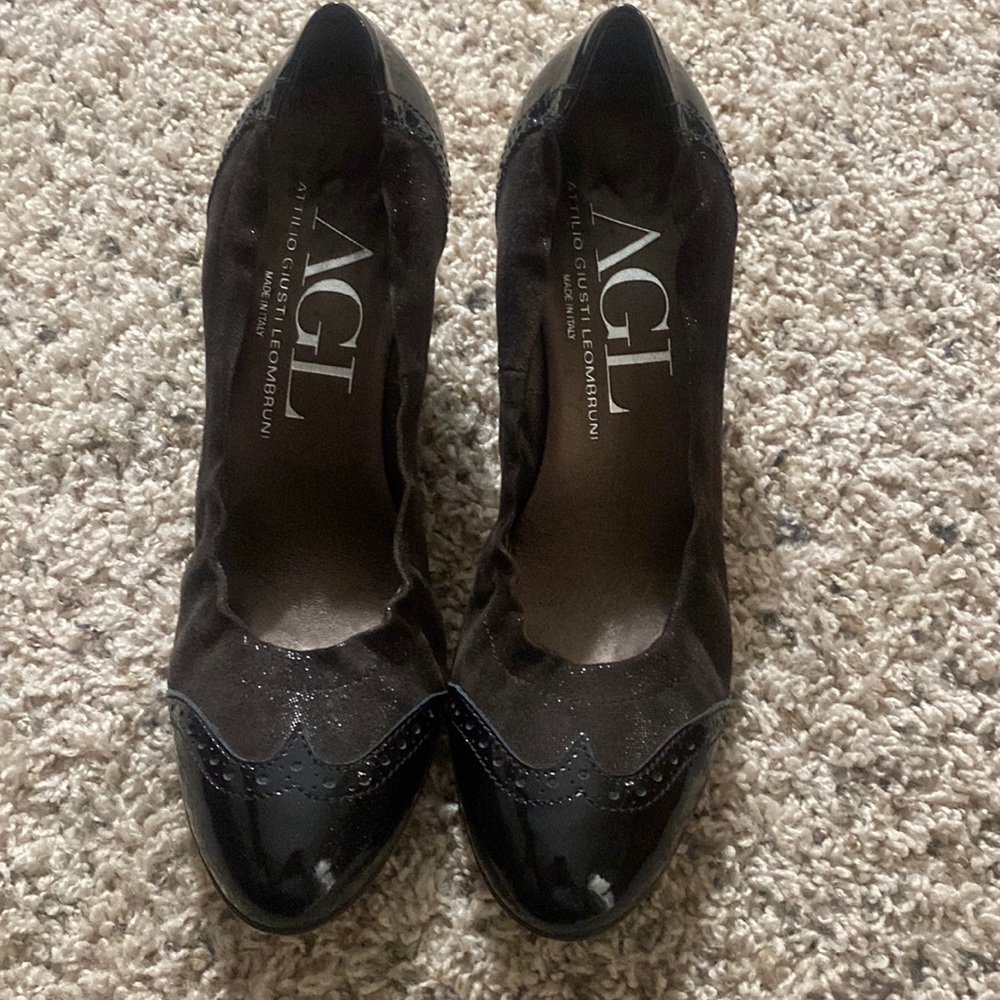 EUC AGL Wedge Wingtip Shoe Sz 39